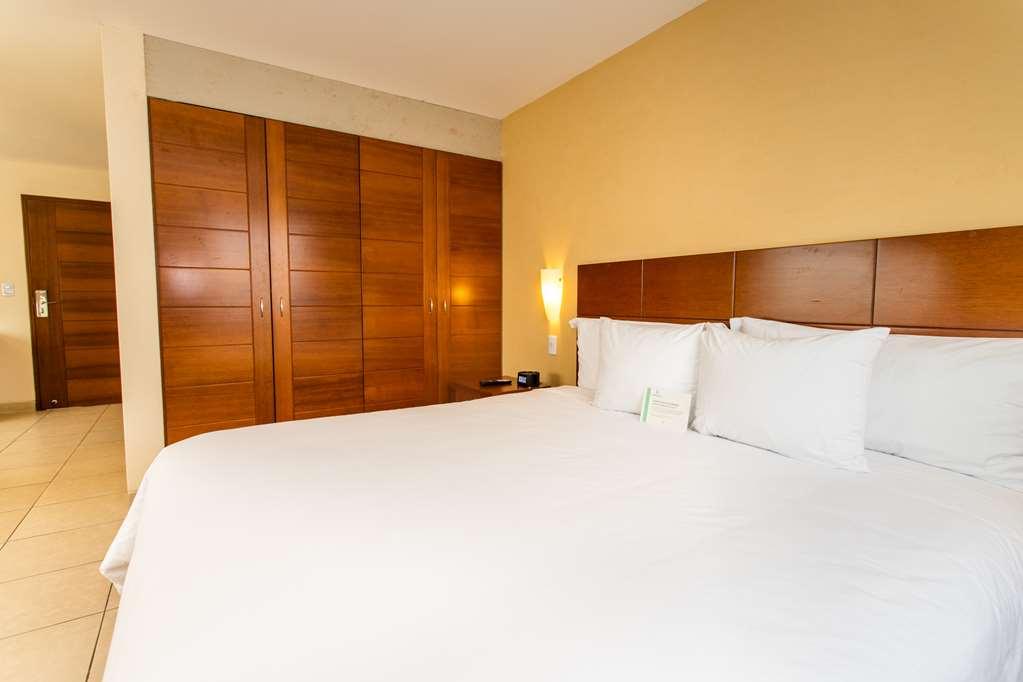 Wyndham Costa Del Sol Pucallpa Pokój zdjęcie A bedroom at the hotel
