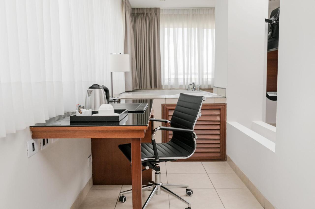 Wyndham Costa Del Sol Pucallpa Zewnętrze zdjęcie A typical medical office