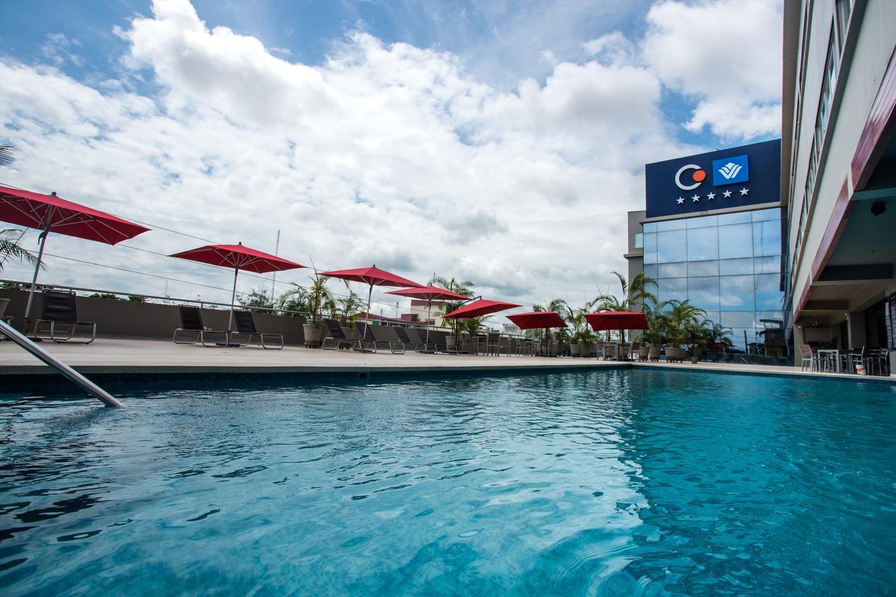 Wyndham Costa Del Sol Pucallpa Zewnętrze zdjęcie The pool at the hotel