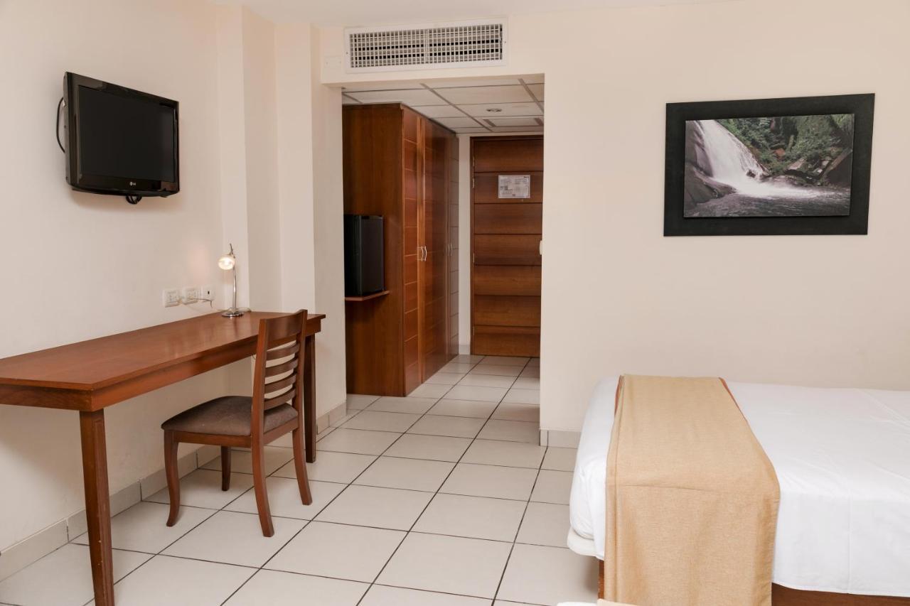 Wyndham Costa Del Sol Pucallpa Zewnętrze zdjęcie A room at the hotel