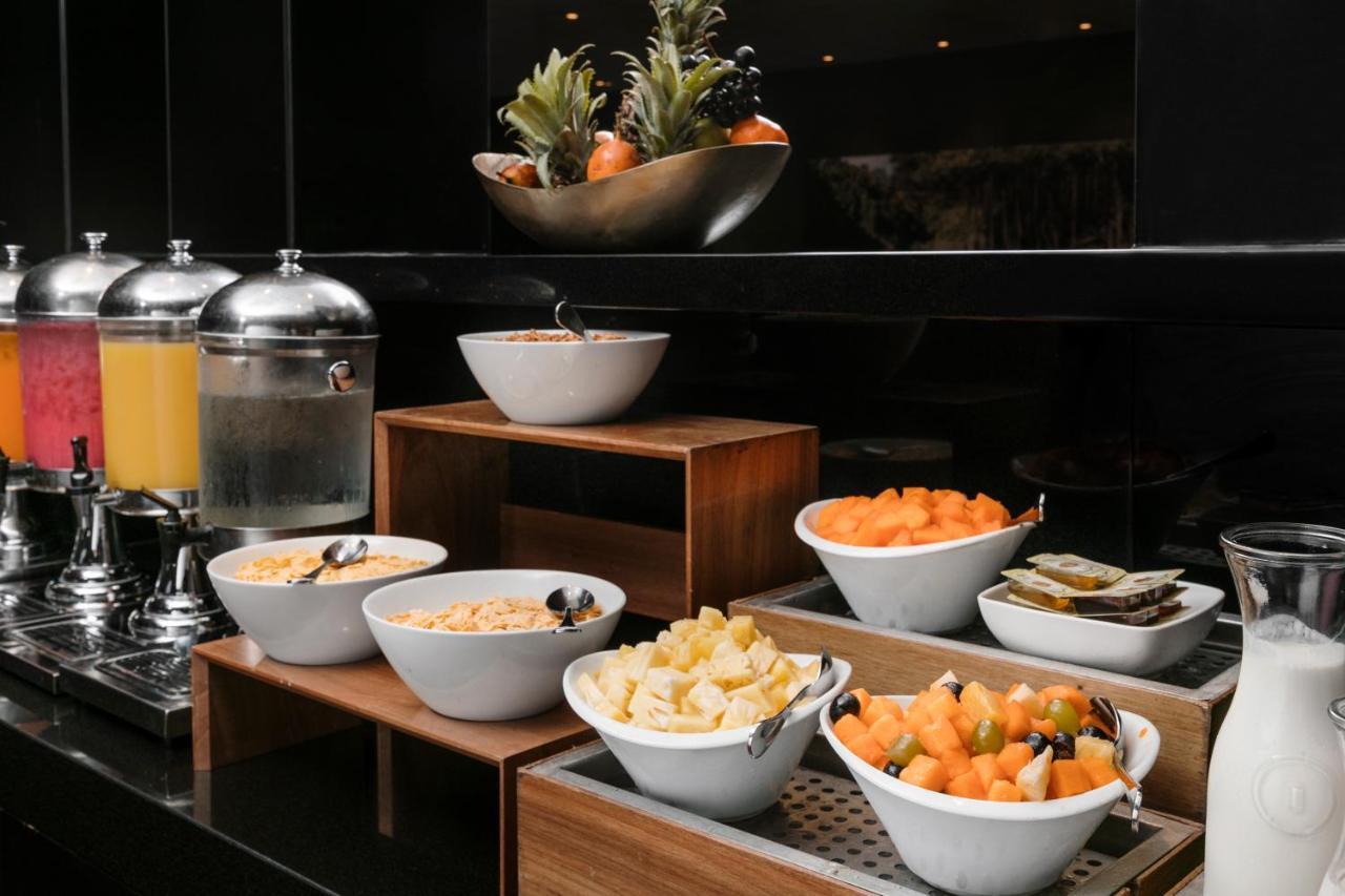 Wyndham Costa Del Sol Pucallpa Zewnętrze zdjęcie A breakfast buffet