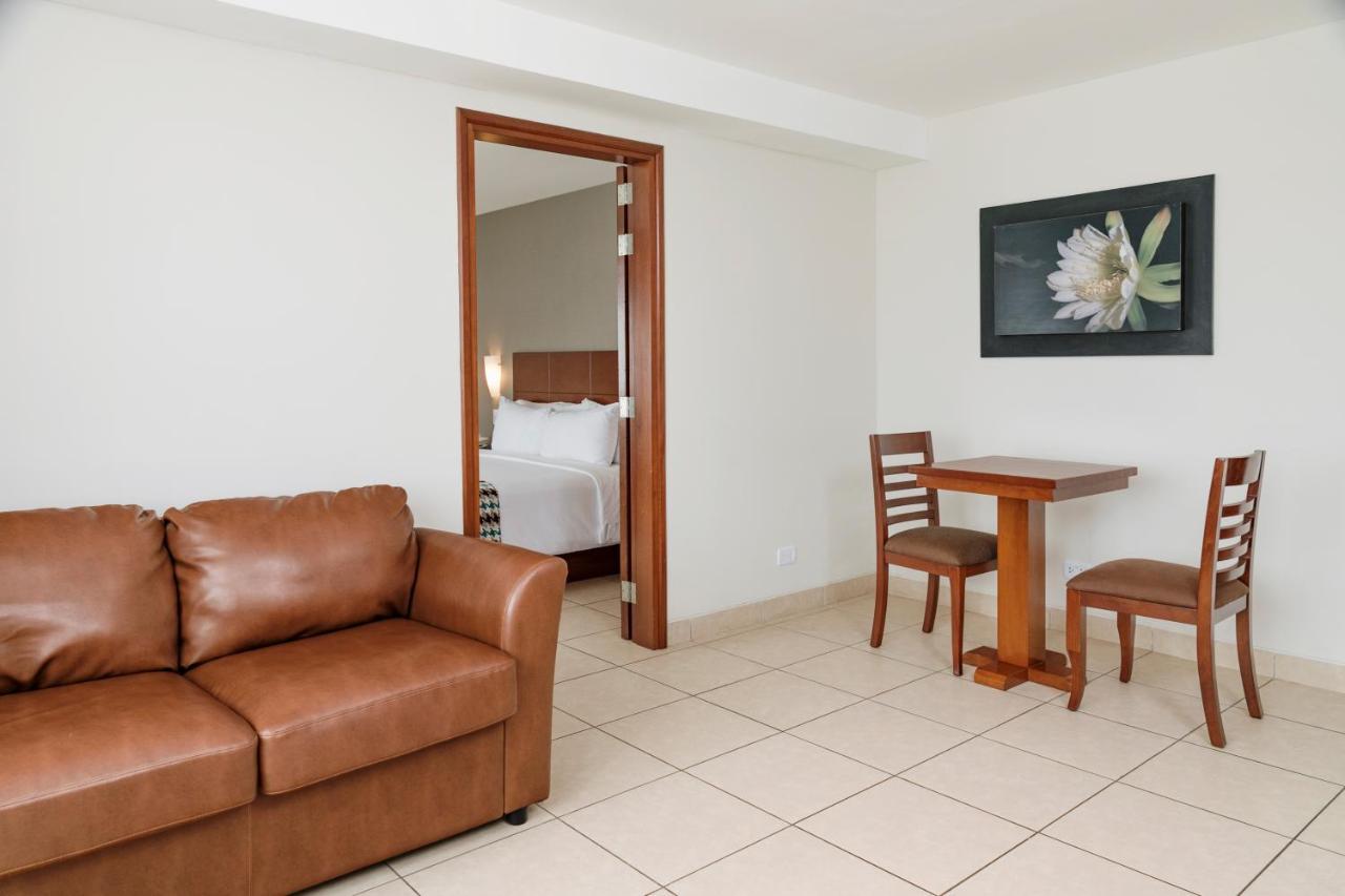 Wyndham Costa Del Sol Pucallpa Zewnętrze zdjęcie Suite