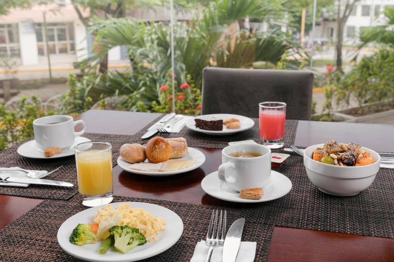 Wyndham Costa Del Sol Pucallpa Zewnętrze zdjęcie A typical breakfast